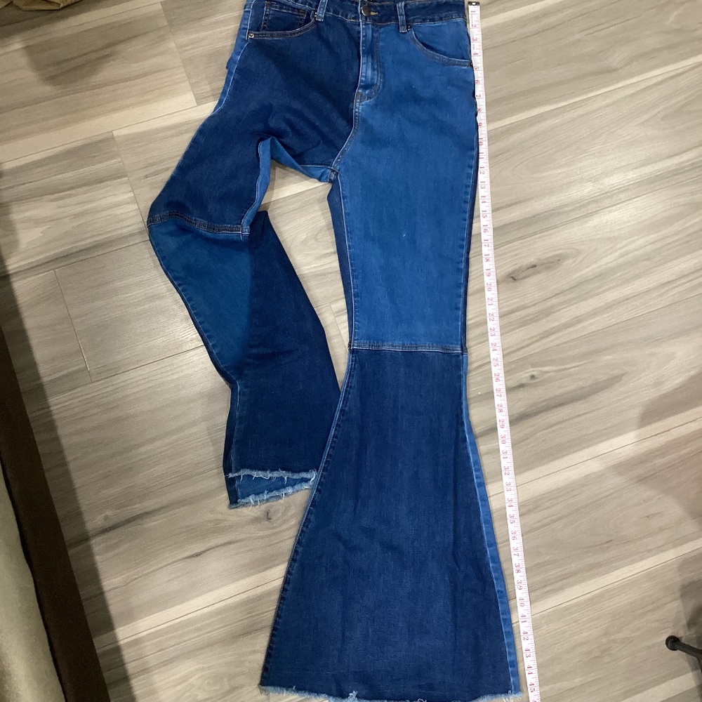 Fashion Nova Flare Jeans - Picture 9 of 11